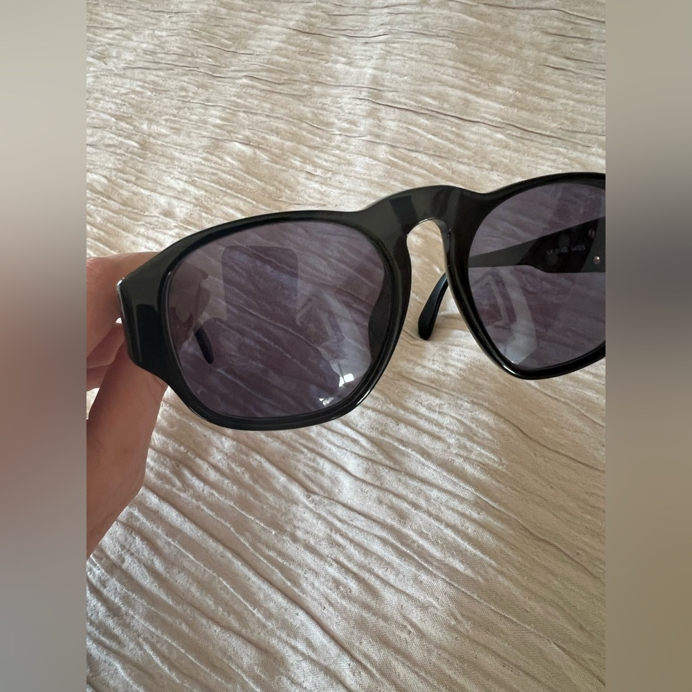 Chanel sunglasses/ does NOT come with case - Picture 7 of 7